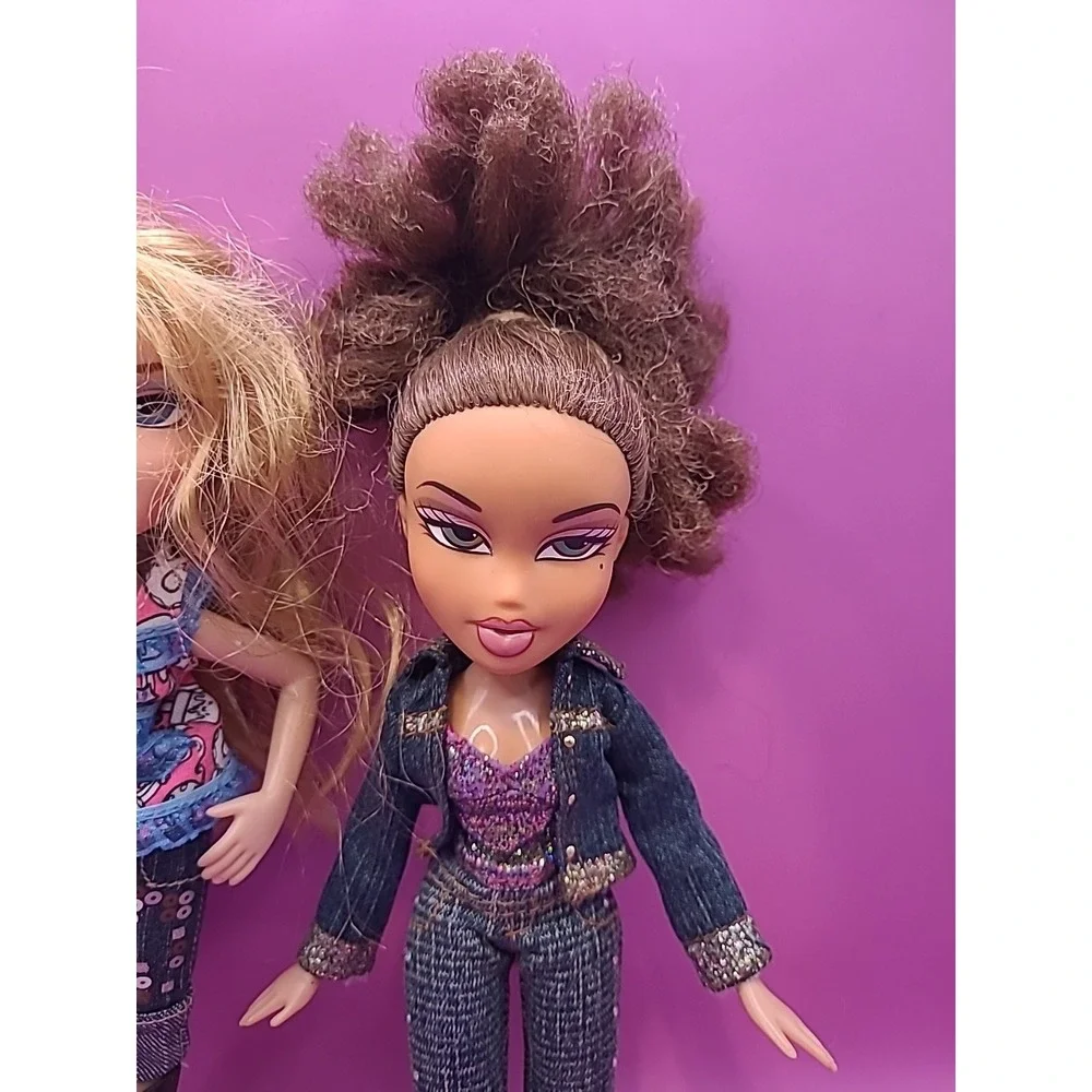 2001 Bratz Dolls Lot x2 Yasmine Chloe Full‎ Outfit Read Description